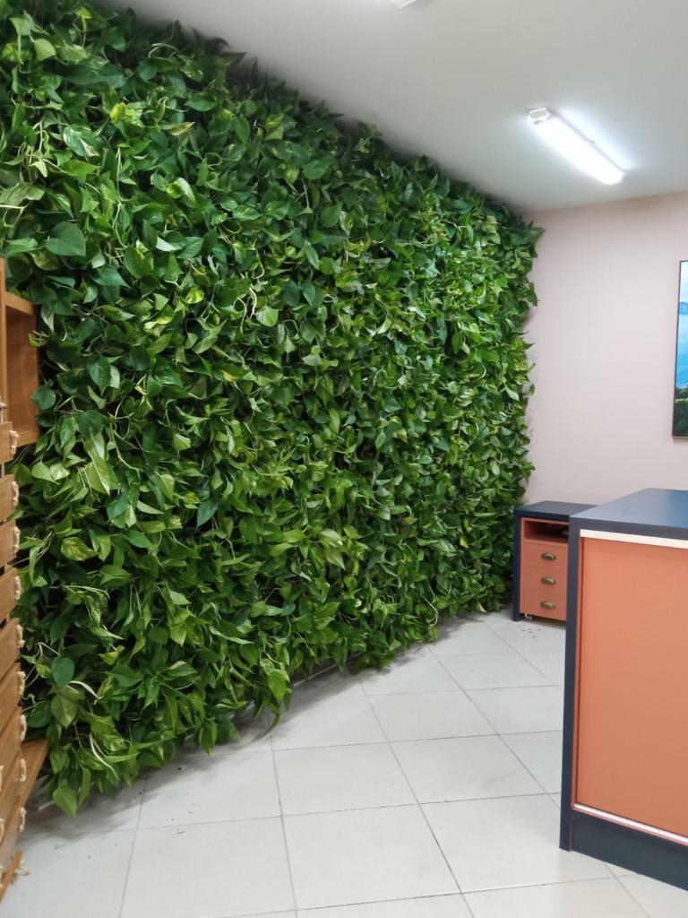 Jardim vertical em escritório